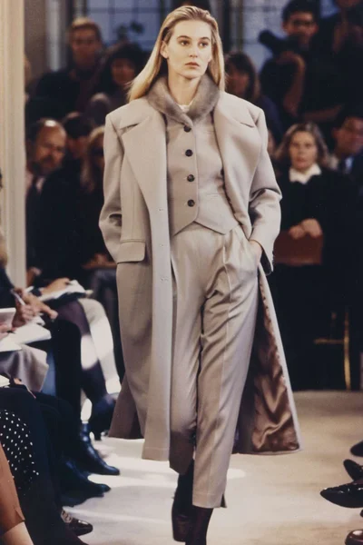 Look 12